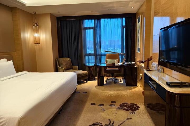 Room 19 of 100