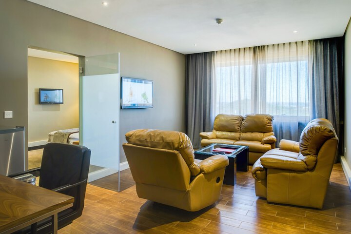 Room 5 of 74