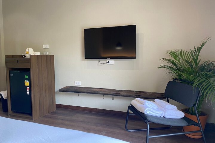Room 15 of 94