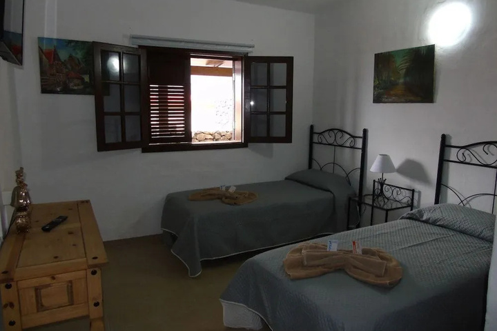 Room 4 of 13