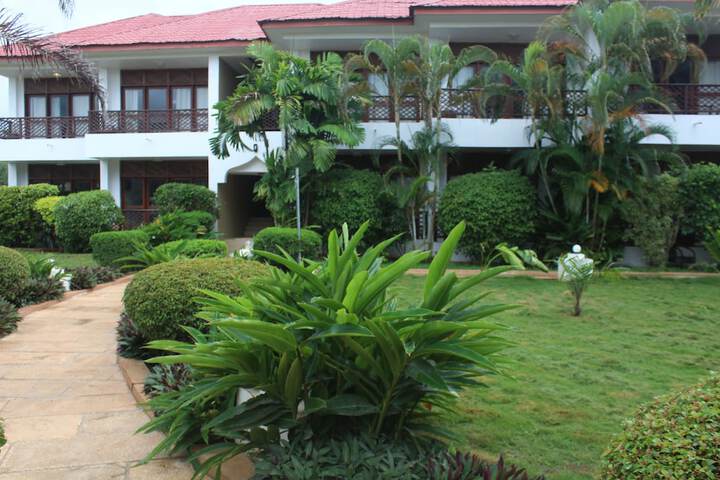 Hotel Exterior 16 of 16