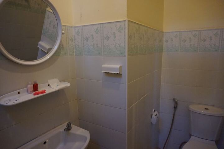 Room 16 of 24