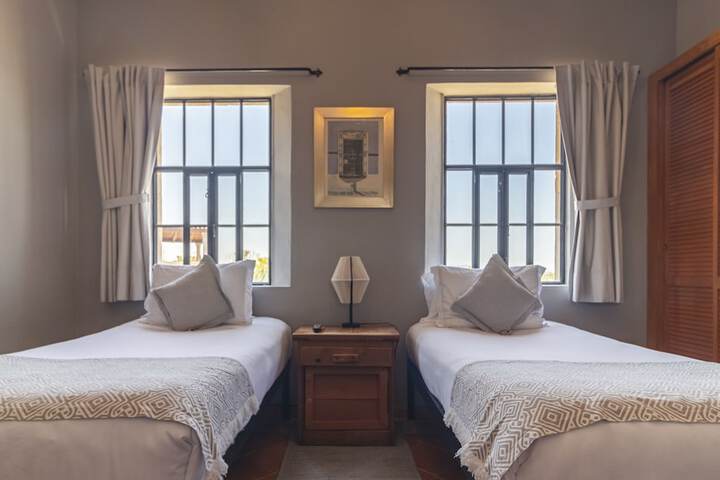 Room 16 of 148