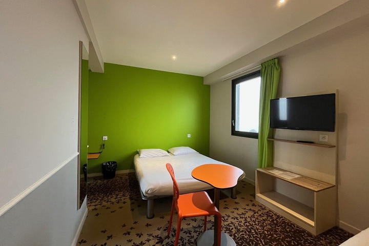 Room 15 of 78