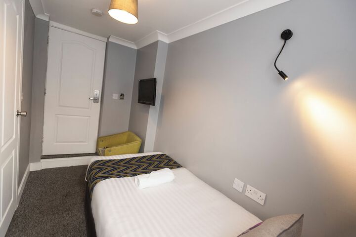 Room 5 of 27