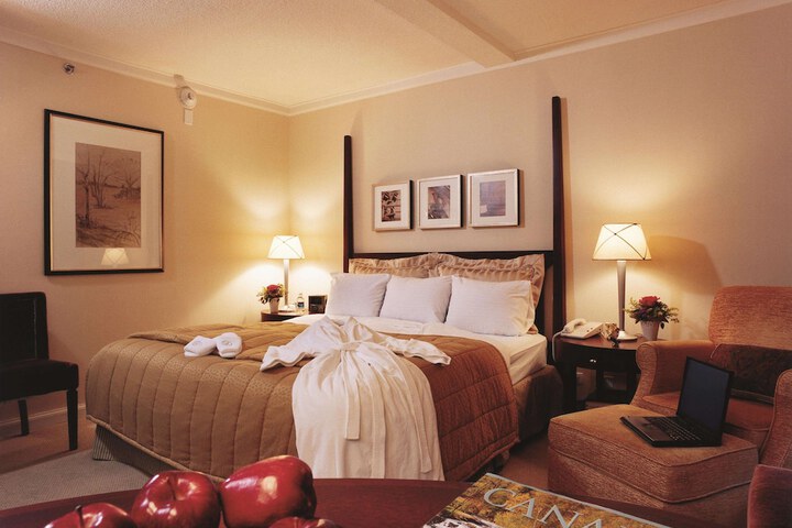 Room 4 of 56
