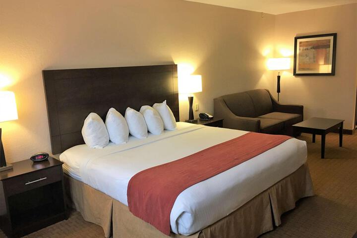1 King Bed Sofa Bed Oversized Room, Microwave and Refrigerator High Speed Internet AC (1 of 12)