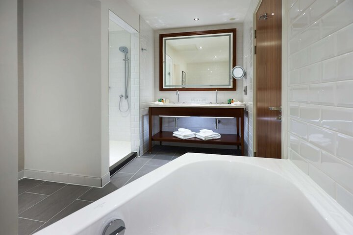 Room 43 of 117