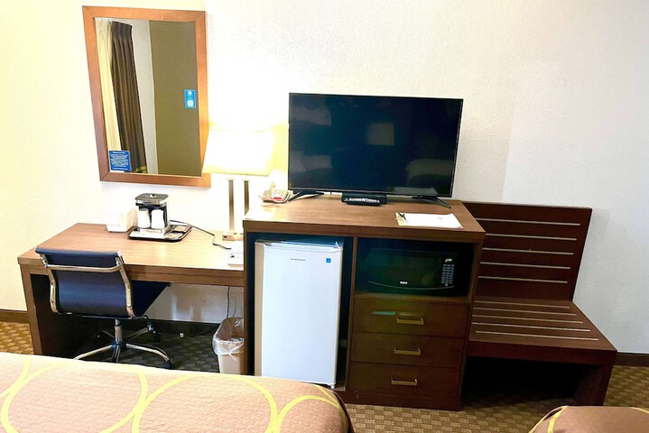 Room 10 of 63