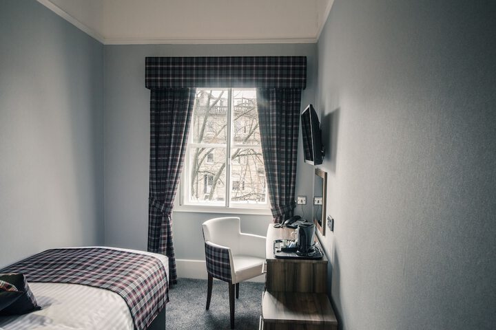 Room 40 of 67