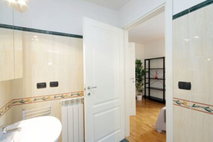 Room 7 of 52