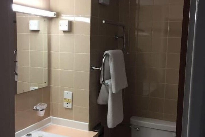 Room 15 of 22