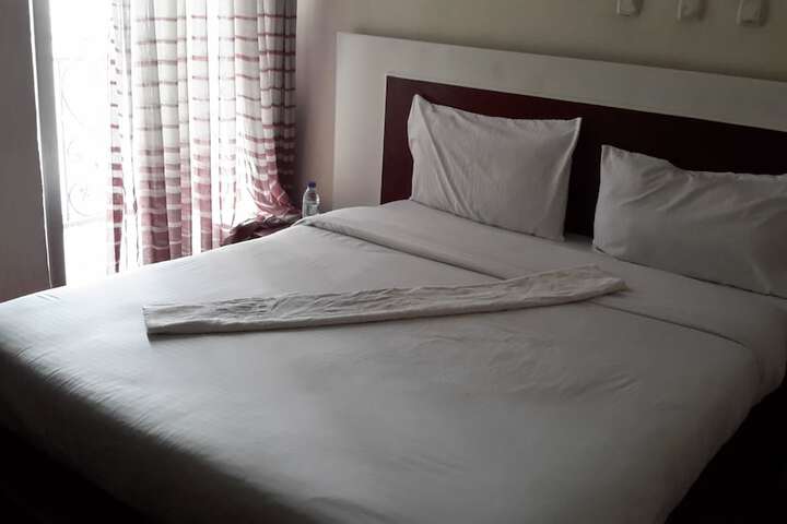 Room 12 of 36