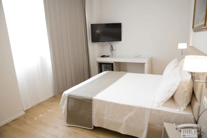 Room 15 of 23