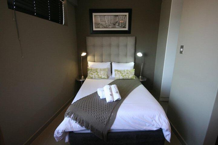 Room 2 of 5