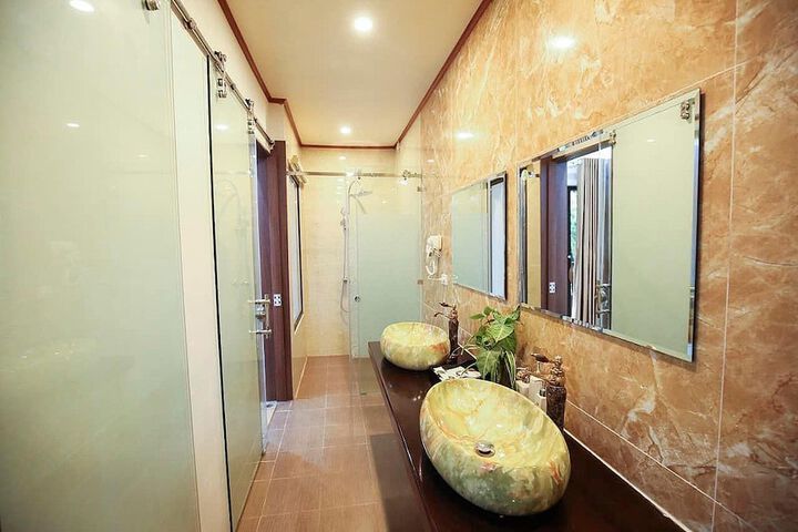 Room 16 of 20