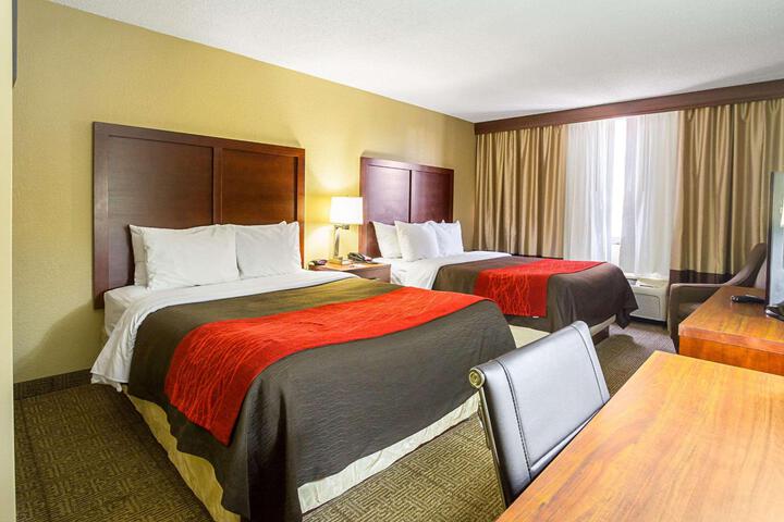 2 Double Beds (4 of 7)