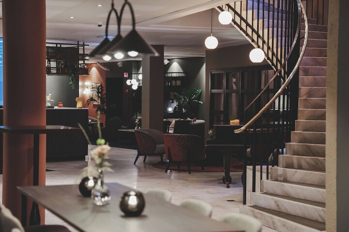 Hotel Lobby