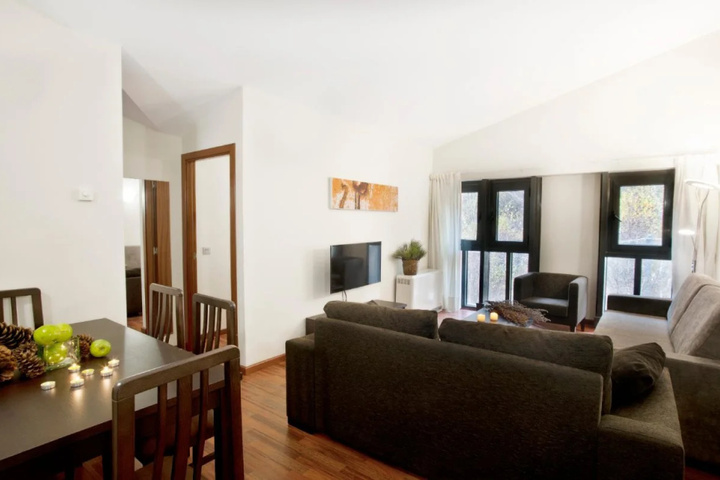 Room 5 of 20
