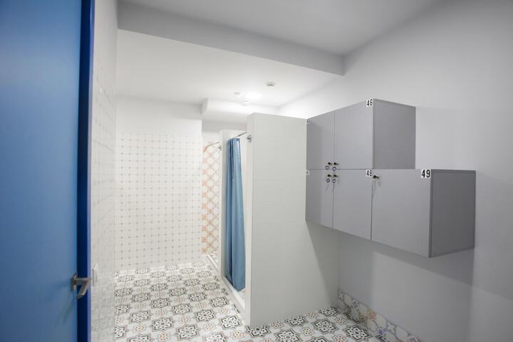 Room 16 of 49