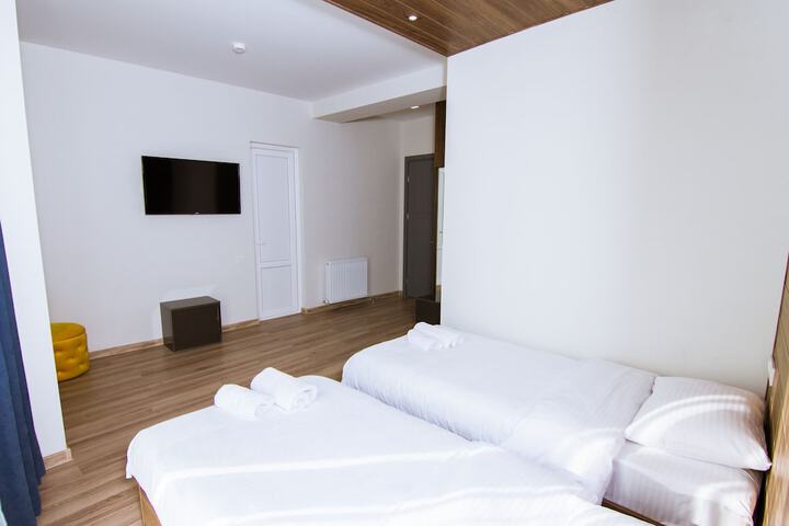Room 7 of 44