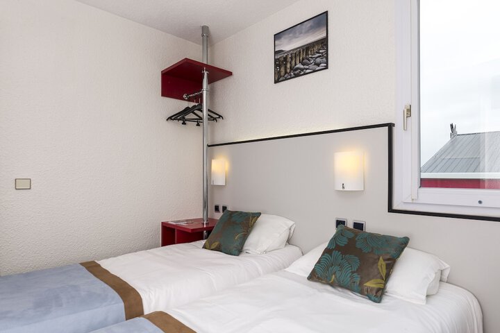 Room 12 of 31