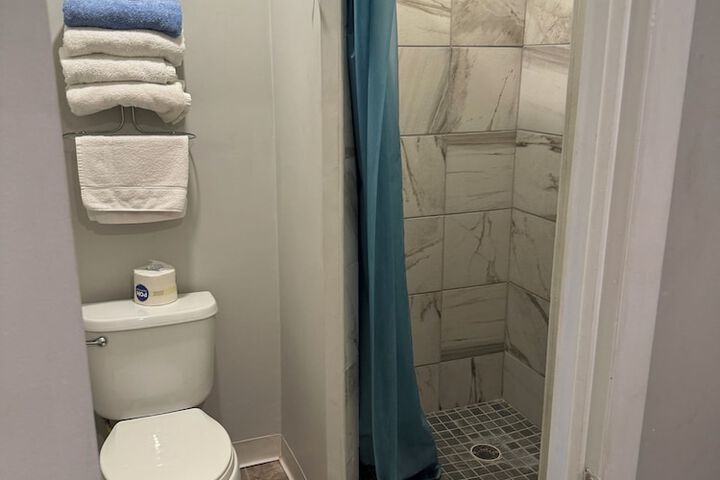 Room 8 of 12