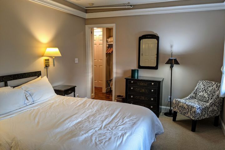 Room 27 of 258
