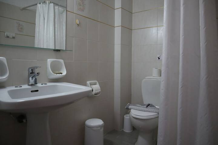 Room 14 of 27