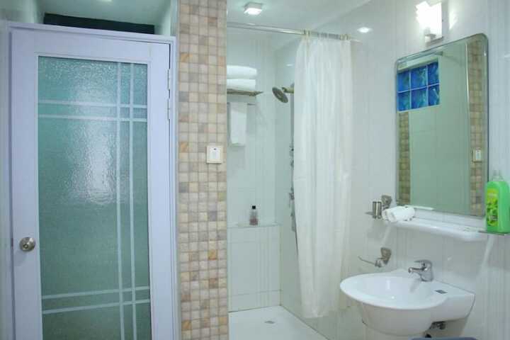Room 28 of 54