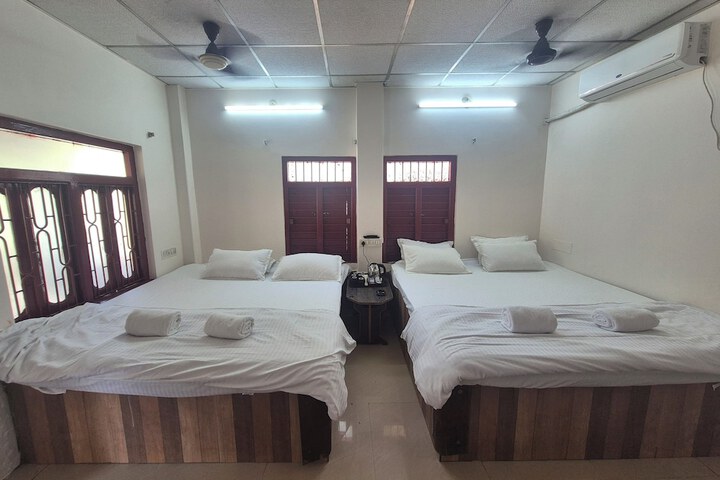 Room 10 of 31