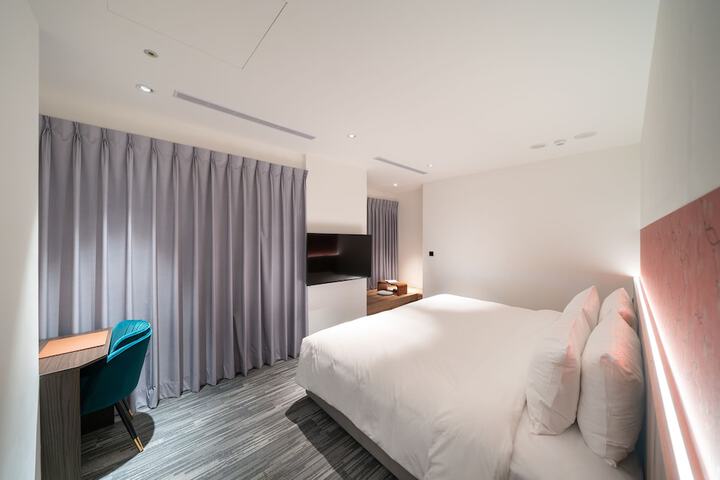 Room 15 of 46