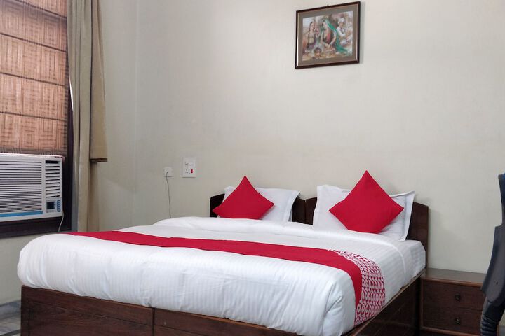 Room 17 of 24