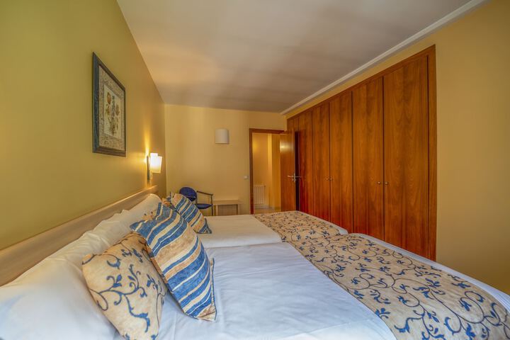 Room 15 of 99