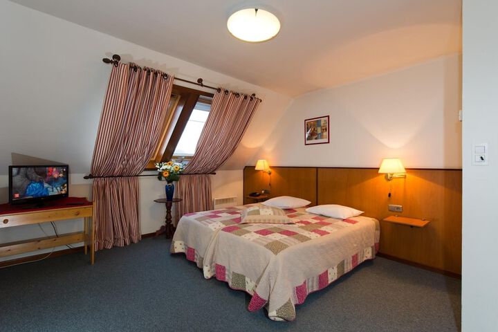 Room 3 of 19