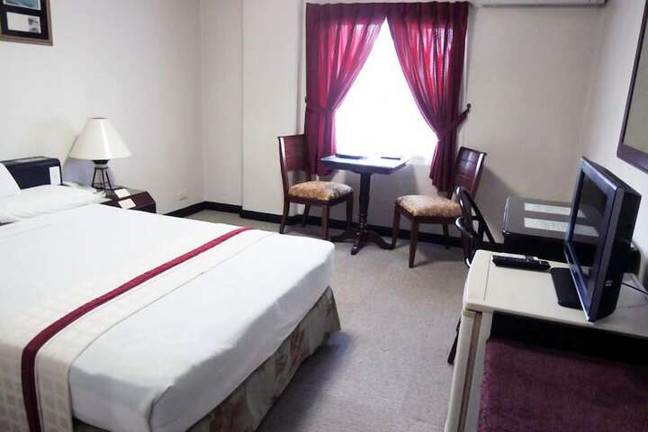 Room 11 of 29
