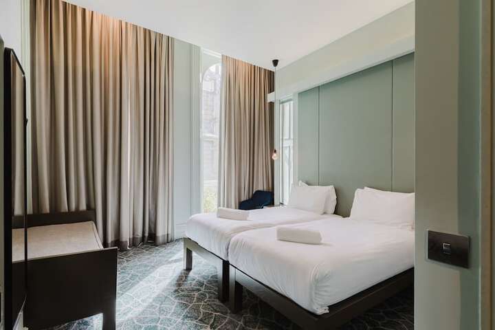 Room 213 of 263
