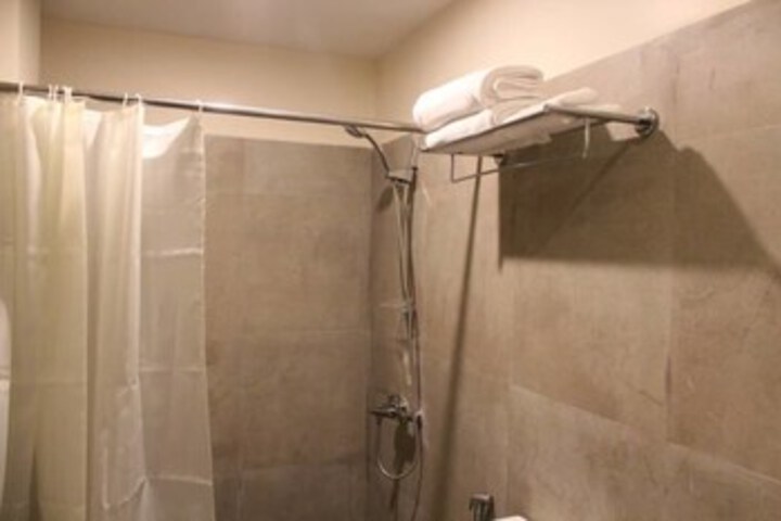 Room 2 of 8