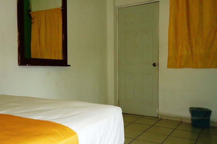 Room 13 of 28