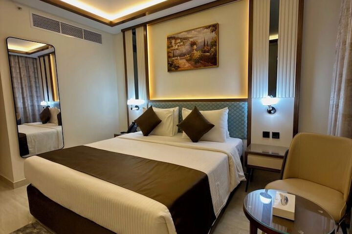 Room 16 of 42