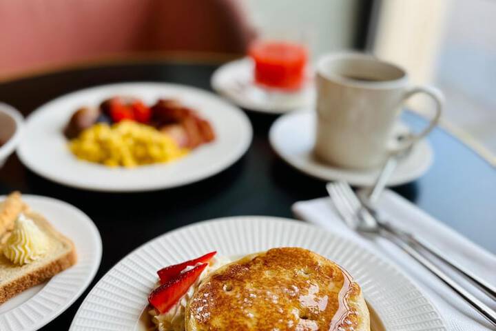 Breakfast/Coffee Service 64 of 78