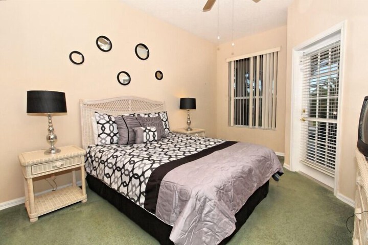 Room 7 of 20