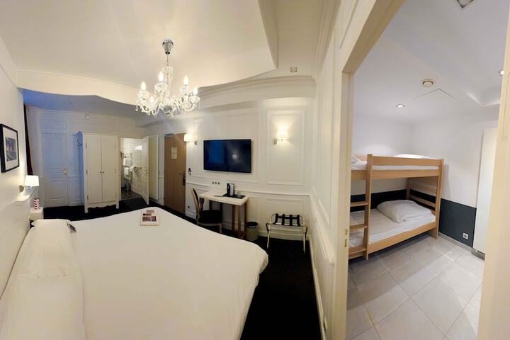 Room 40 of 76