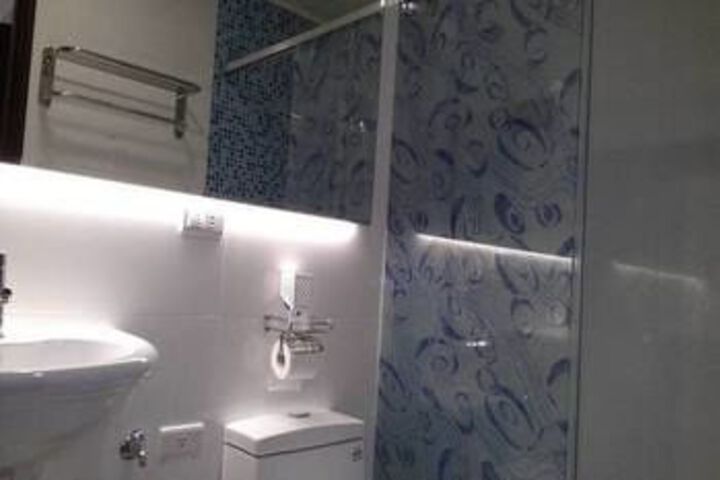 Room 6 of 26