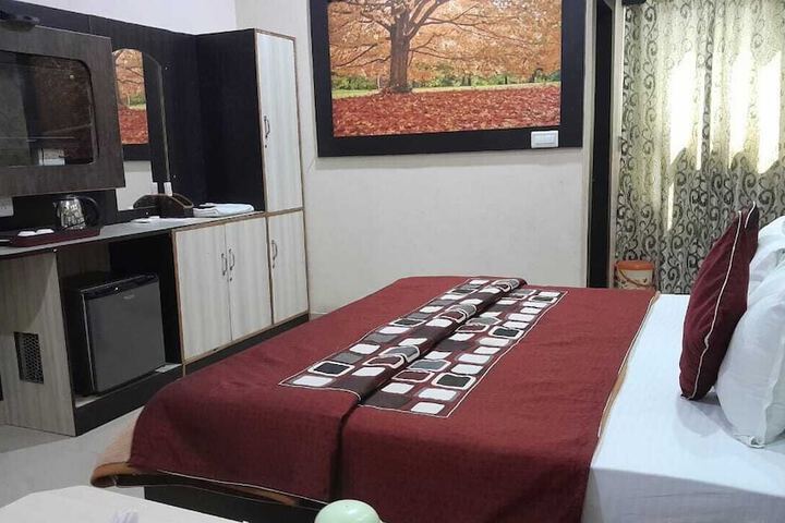 Room 7 of 28