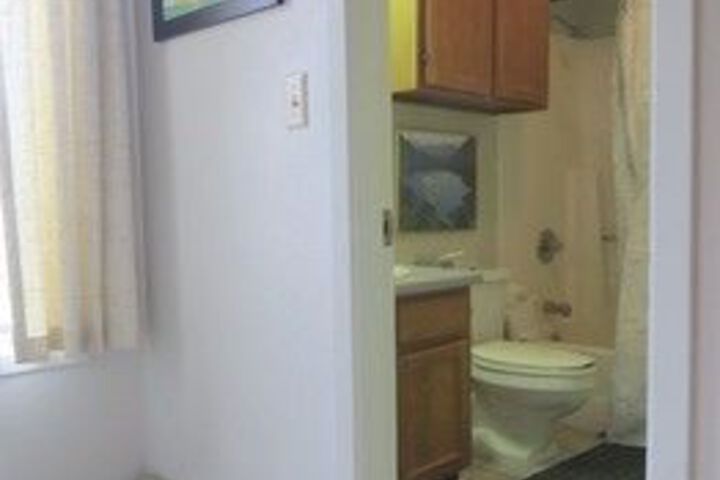 Room 6 of 27