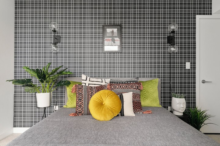 Room 28 of 185