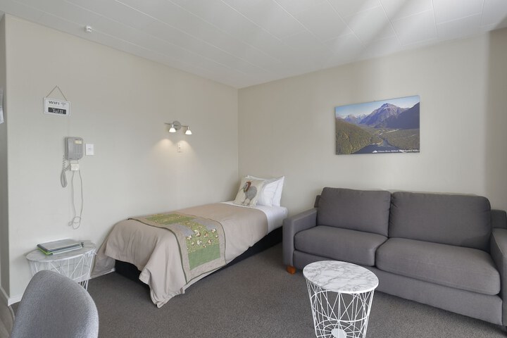 Room 47 of 73