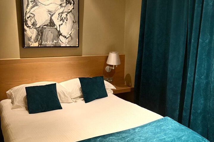 Room 16 of 46