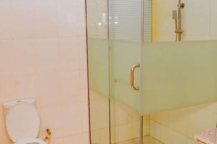 Room 8 of 12